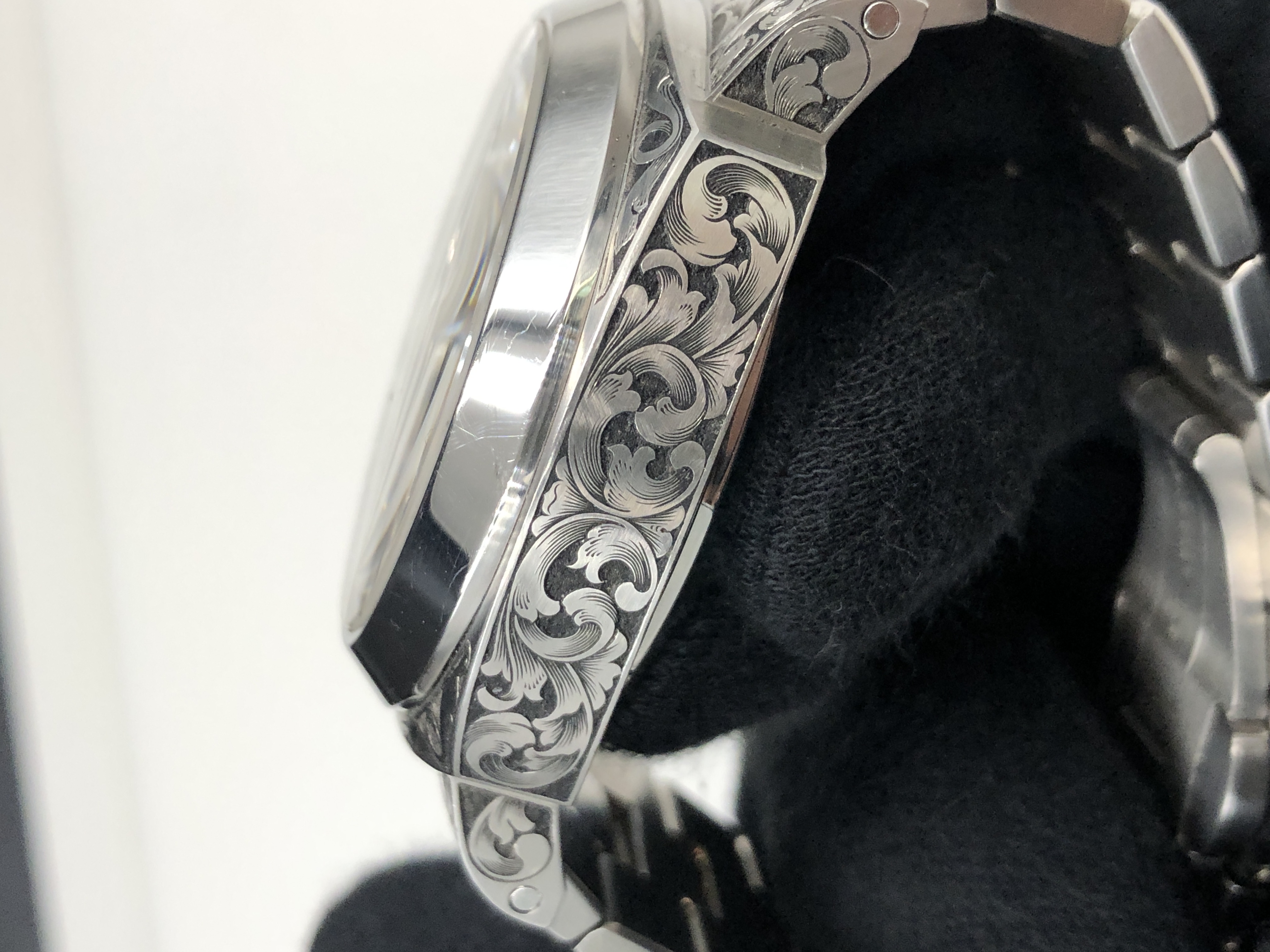 Panerai hand engraving