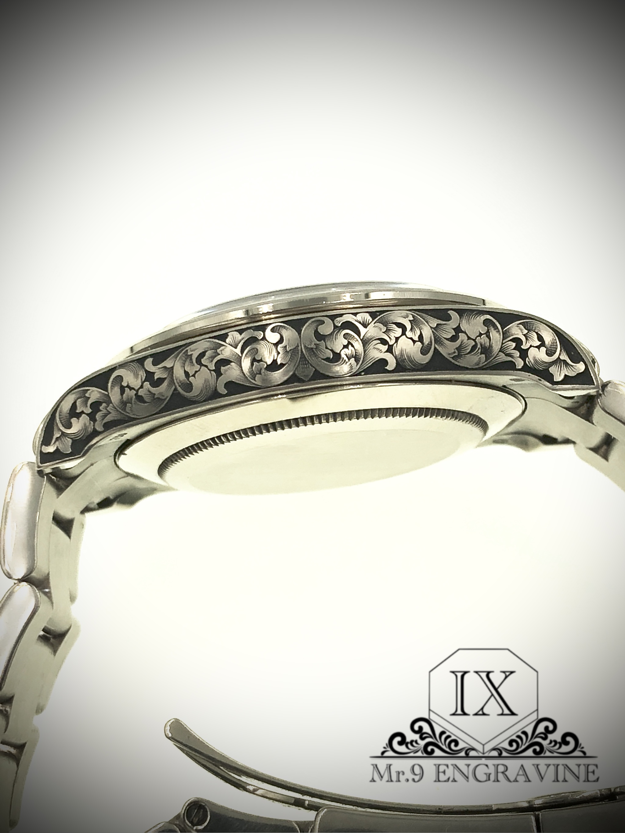 Daytona case engraving