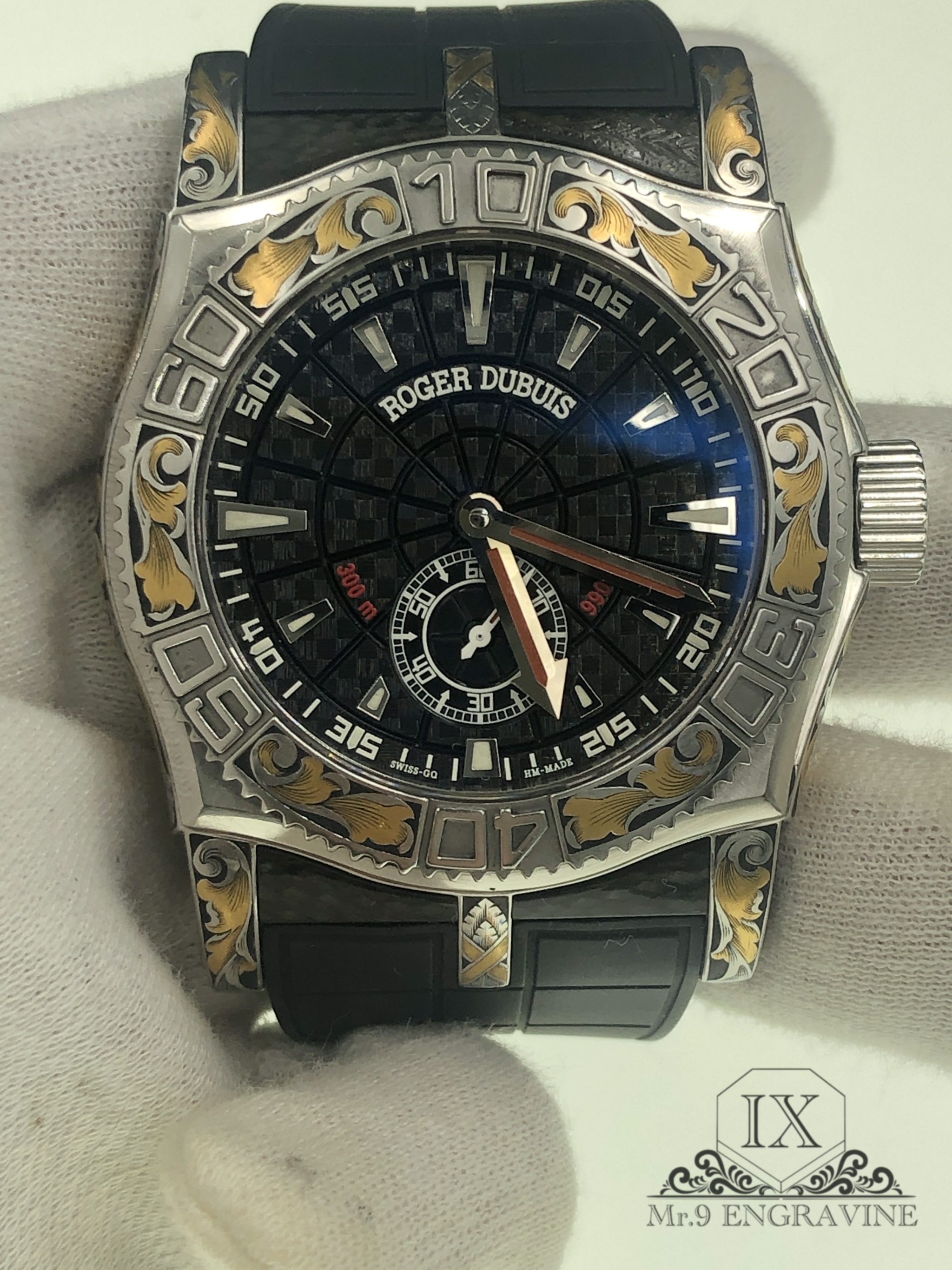 Engraved case and bracelet